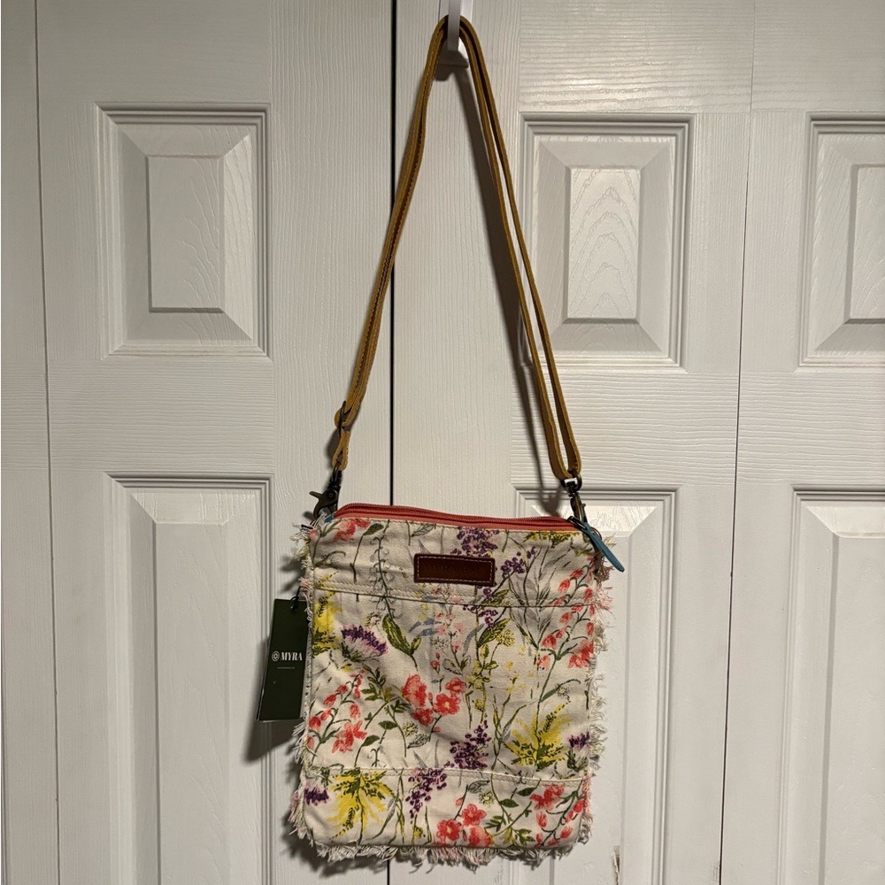 NWT Myra Bag Garden Meadow Peace Crossbody Bag